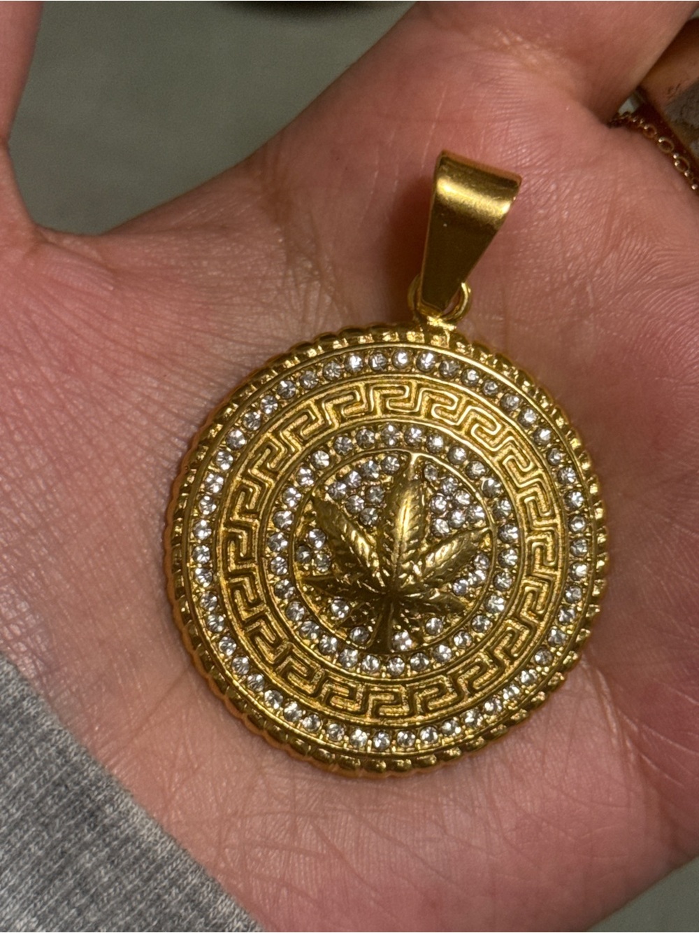 Gold Leaf Pendant Necklace - Gold